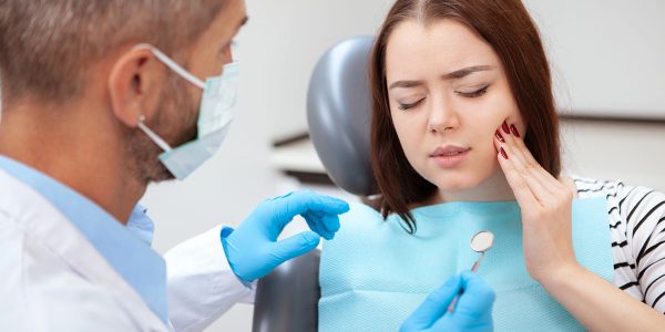 Dental Emergency Checklist: What to Do for a Cracked, Knocked-Out, or Painful Tooth