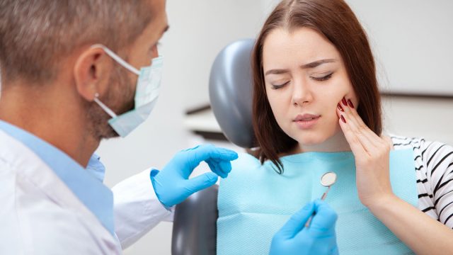 Dental Emergency Checklist: What to Do for a Cracked, Knocked-Out, or Painful Tooth